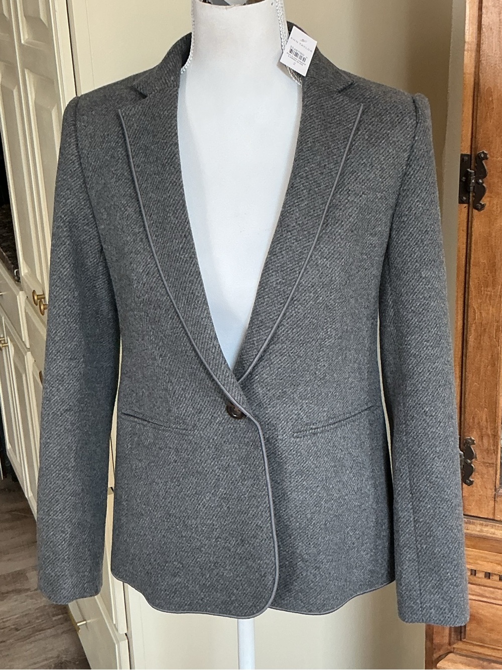 NWT Ann Taylor Gray Hutton Blazer Jacket Wool Blend Sz 2 Single Button Piping